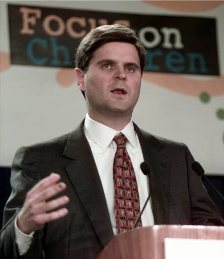 After key provisions of the CDA were struck down, the online industry, hoping to keep government intervention at bay, promised to voluntarily provide greater access to improved anti-smut software and work to highlight Internet sites that are clean enough for kids. Here America Online Chairman Steve Case takes part in the Internet-Online Summit in Washington in 1997. (AP Photo/Joe Marquette, used with permission from the Associated Press)