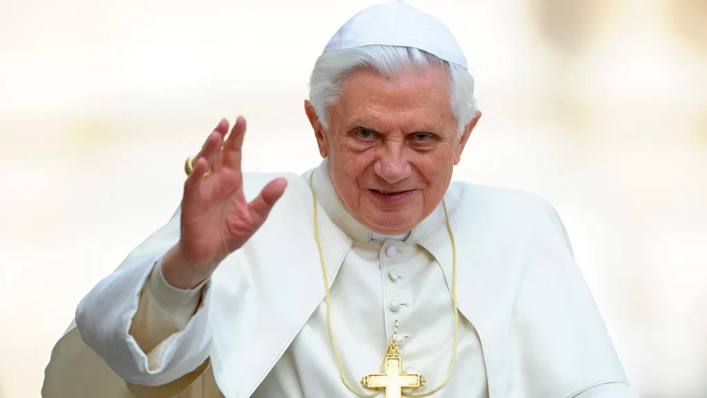 File photo - Pope Benedict XVI helds the weekly general audience in St. Peter's square at the Vatican, April 21, 2010.  (Eric Vandeville/ABACAPRESS.COM)