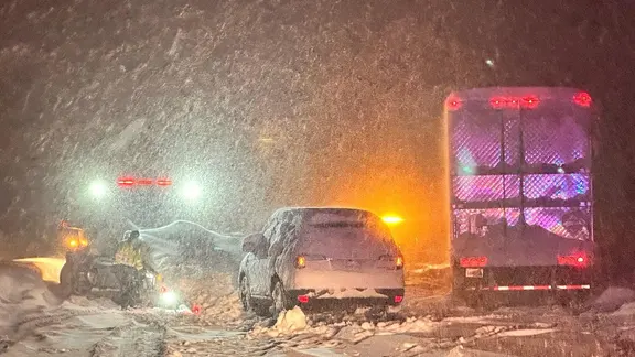 Heavy snow falls on California's Interstate 80/Donner Pass on Dec. 31, 2022(California Highway Patrol / FOX Weather)