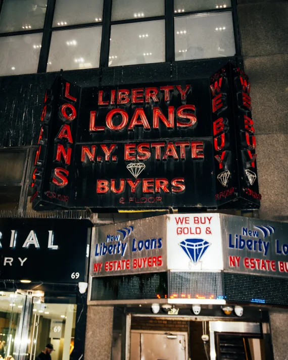 The Fence: Roni Rubinov ran the New Liberty Loans pawnshop in midtown Manhattan, where boosters would take their spoils day after day. Photo: DeSean McClinton-Holland